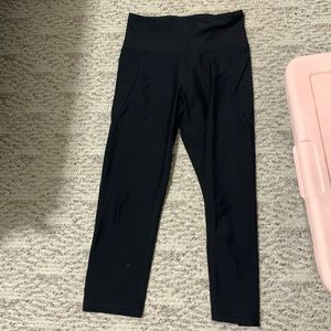 Size medium cropped leggings